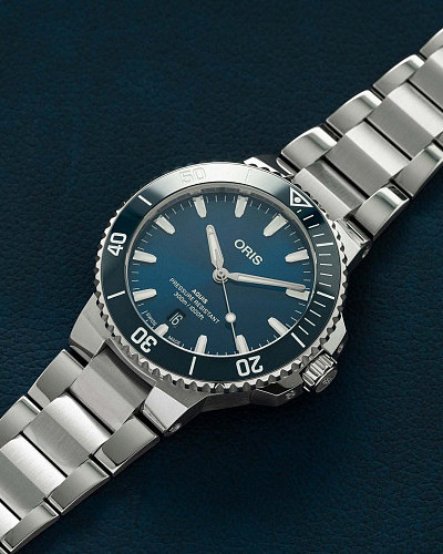 Oris Aquis Date  01 733 7787 4135-07 8 22 04PEB